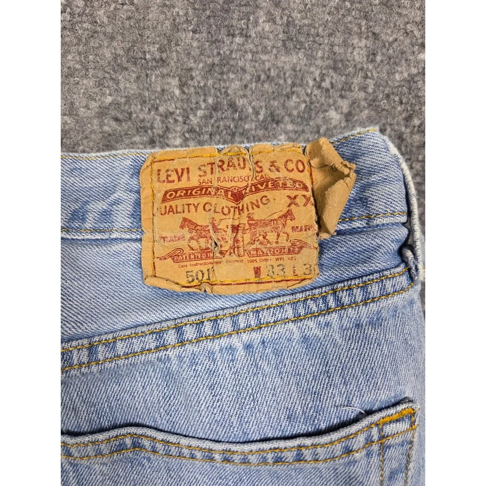 Levi's 501 Original Jeans Mens W33 L30 Light Wash Straight Leg Button Fly Denim